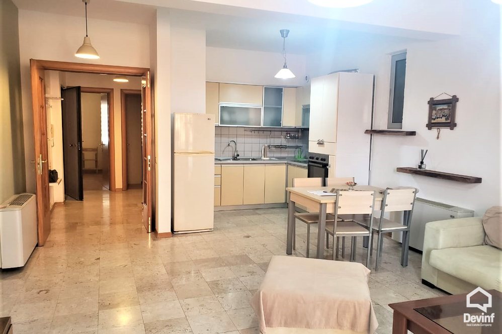 Tirane Qera Apartament 2+1+A Ne zonen midis Stadiumit Selman Stermasi dhe Bllokut apartament
