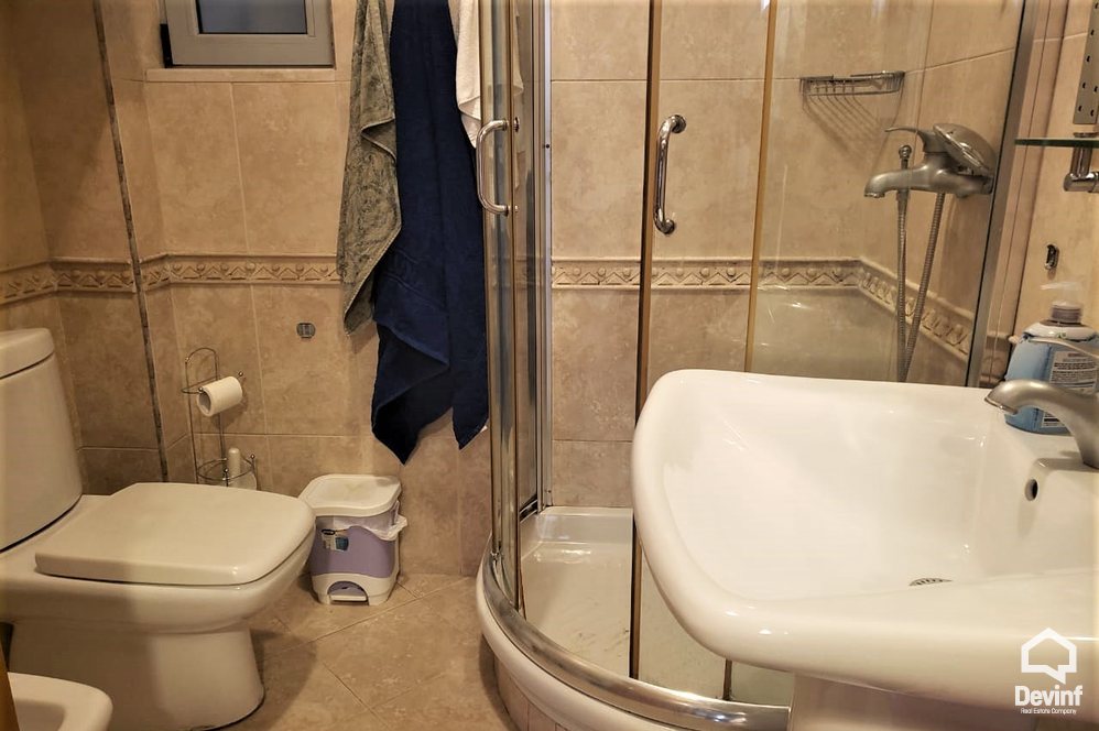 Tirane Qera Apartament 2+1+A Ne zonen midis Stadiumit Selman Stermasi dhe Bllokut apartament