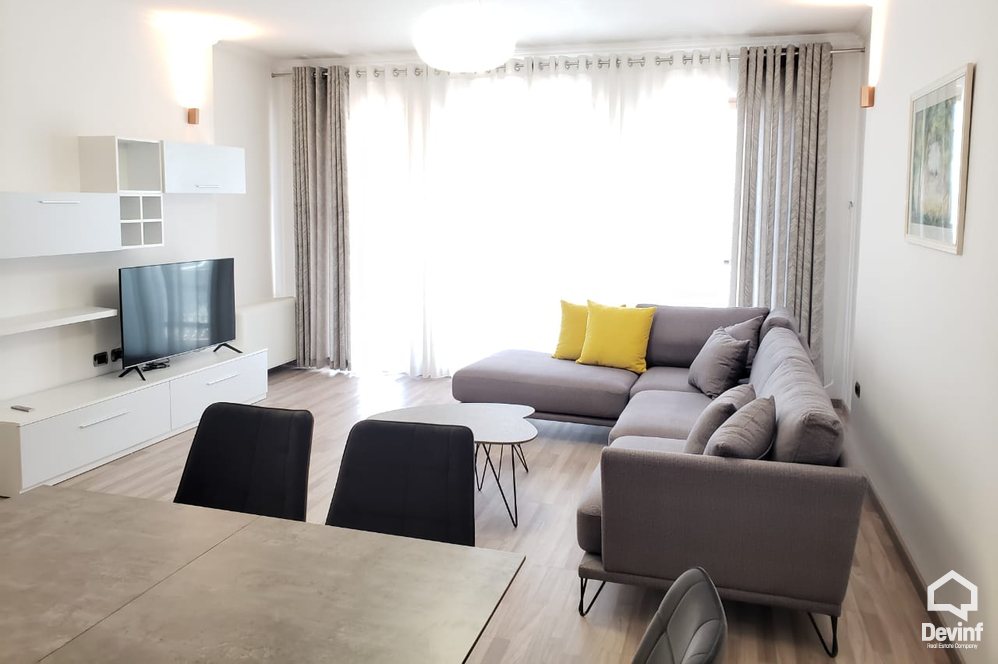 Tirane Qera Apartament 3+1+A Apartament prane Bllokut te Ambasadave ne Rr. Skenderbej apartament