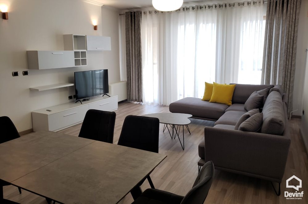 Tirane Qera Apartament 3+1+A Apartament prane Bllokut te Ambasadave ne Rr. Skenderbej apartament