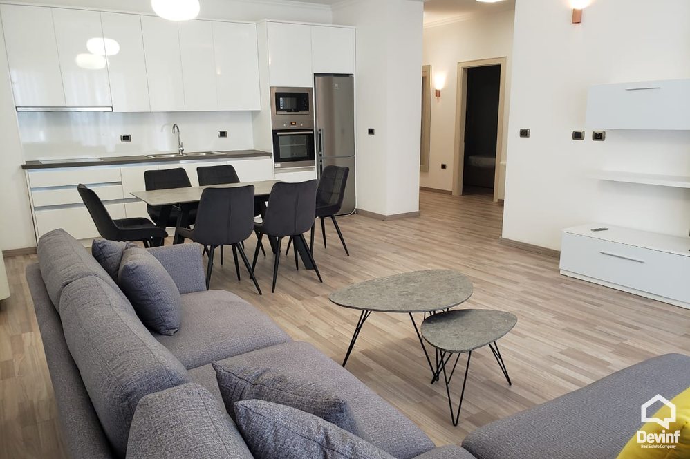 Tirane Qera Apartament 3+1+A Apartament prane Bllokut te Ambasadave ne Rr. Skenderbej apartament