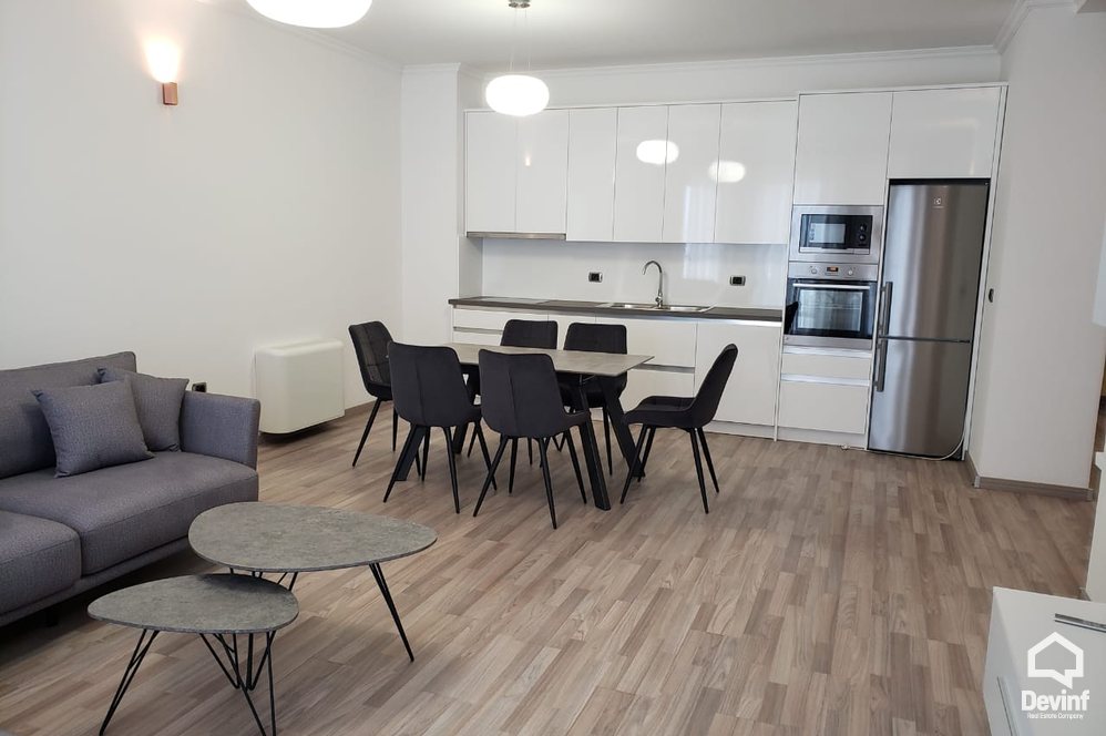 Tirane Qera Apartament 3+1+A Apartament prane Bllokut te Ambasadave ne Rr. Skenderbej apartament