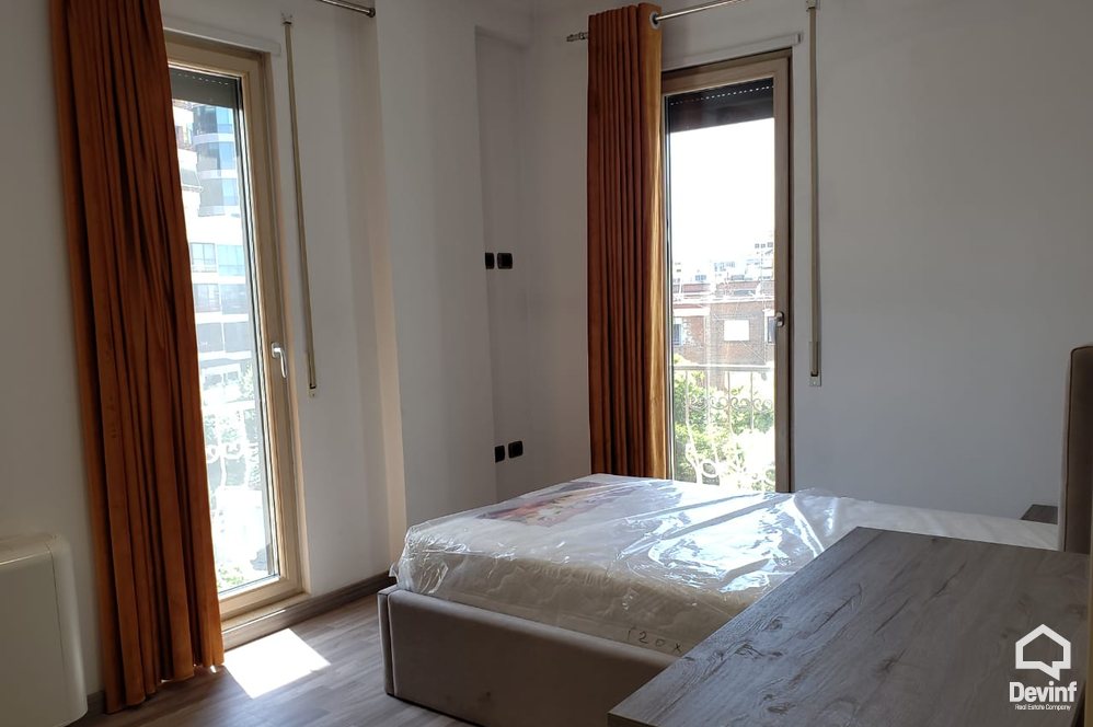 Tirane Qera Apartament 3+1+A Apartament prane Bllokut te Ambasadave ne Rr. Skenderbej apartament