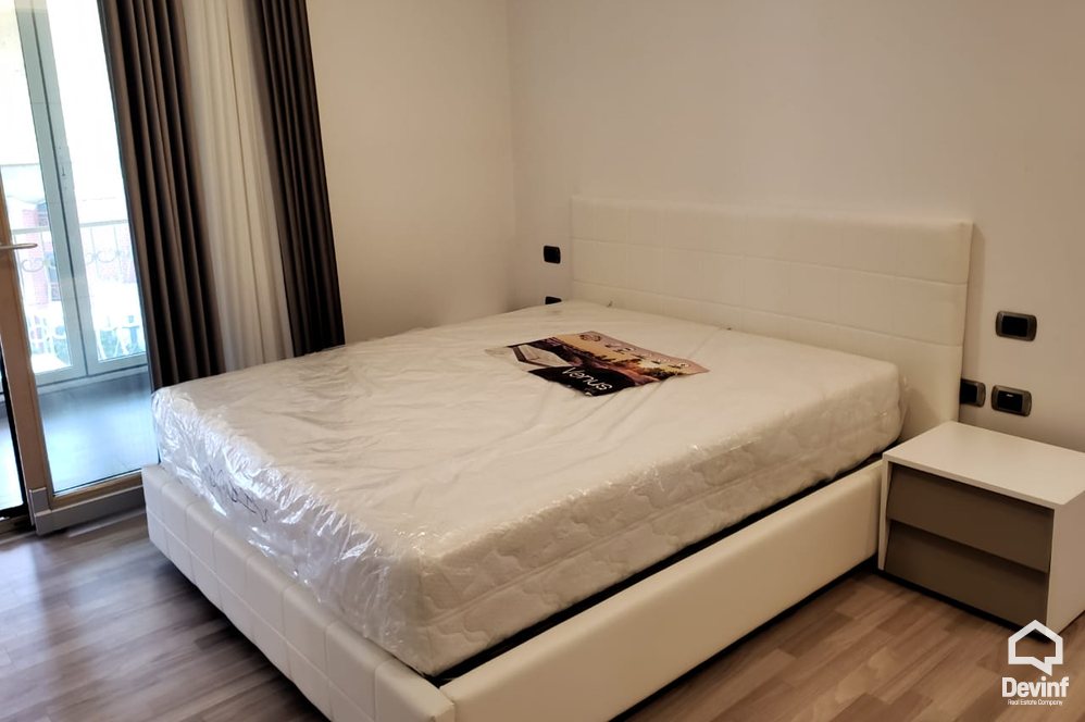 Tirane Qera Apartament 3+1+A Apartament prane Bllokut te Ambasadave ne Rr. Skenderbej apartament