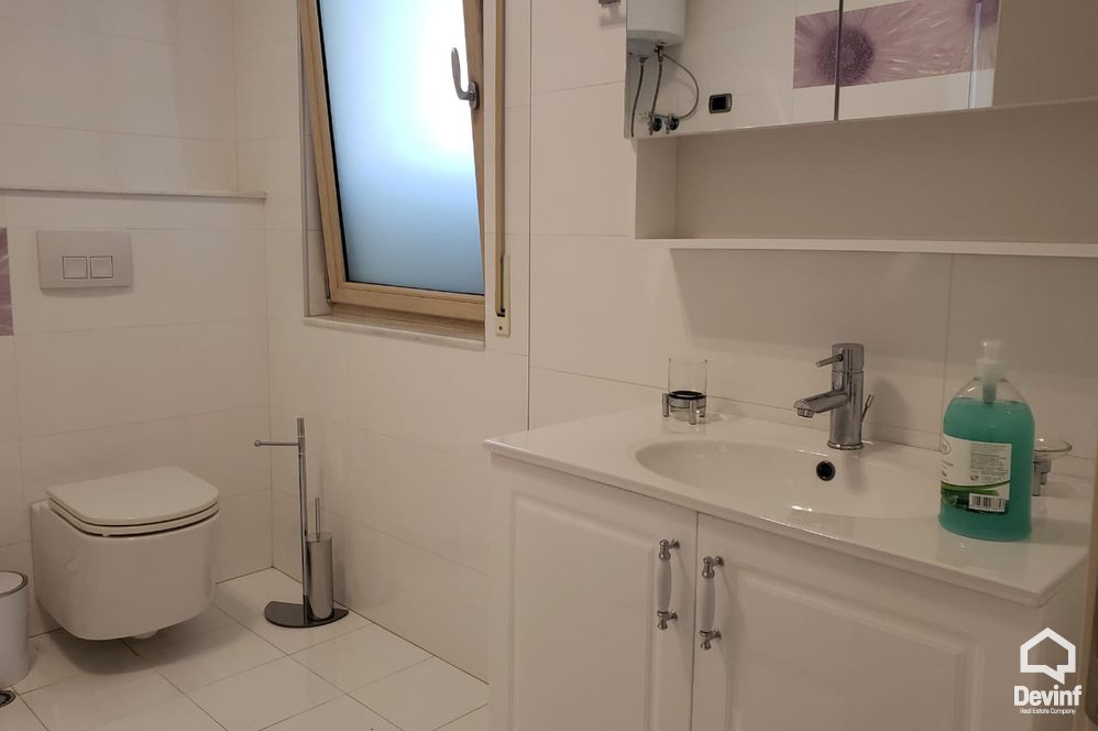 Tirane Qera Apartament 3+1+A Apartament prane Bllokut te Ambasadave ne Rr. Skenderbej apartament
