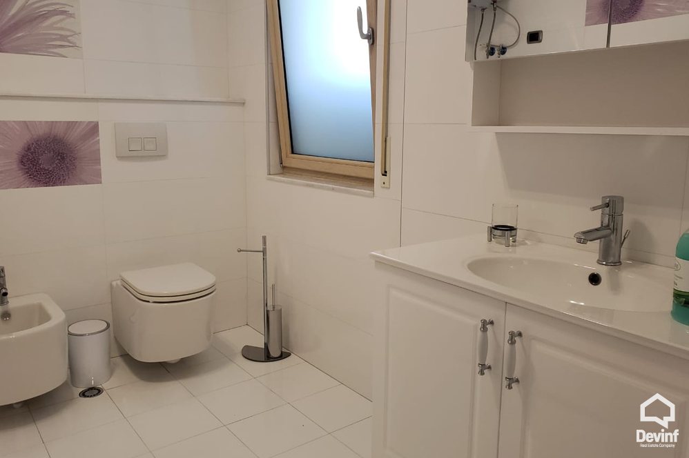 Tirane Qera Apartament 3+1+A Apartament prane Bllokut te Ambasadave ne Rr. Skenderbej apartament