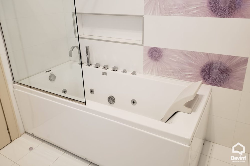 Tirane Qera Apartament 3+1+A Apartament prane Bllokut te Ambasadave ne Rr. Skenderbej apartament