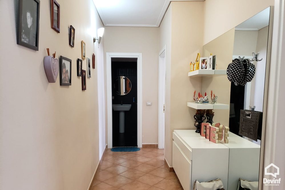 Tirane Shitje Apartament 2+1+A Perballe Kristal Center, mbi unazen apartament