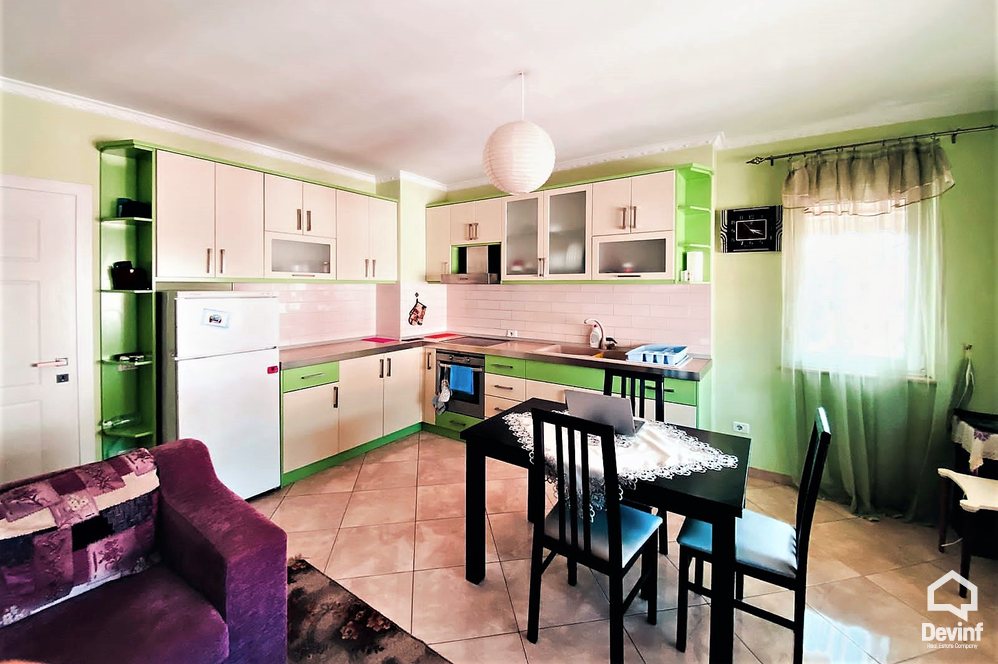 Tirane Shitje Apartament 1+1+A Ne nje kompleks banimi ne zonen e Liqenit te Tiranes apartament