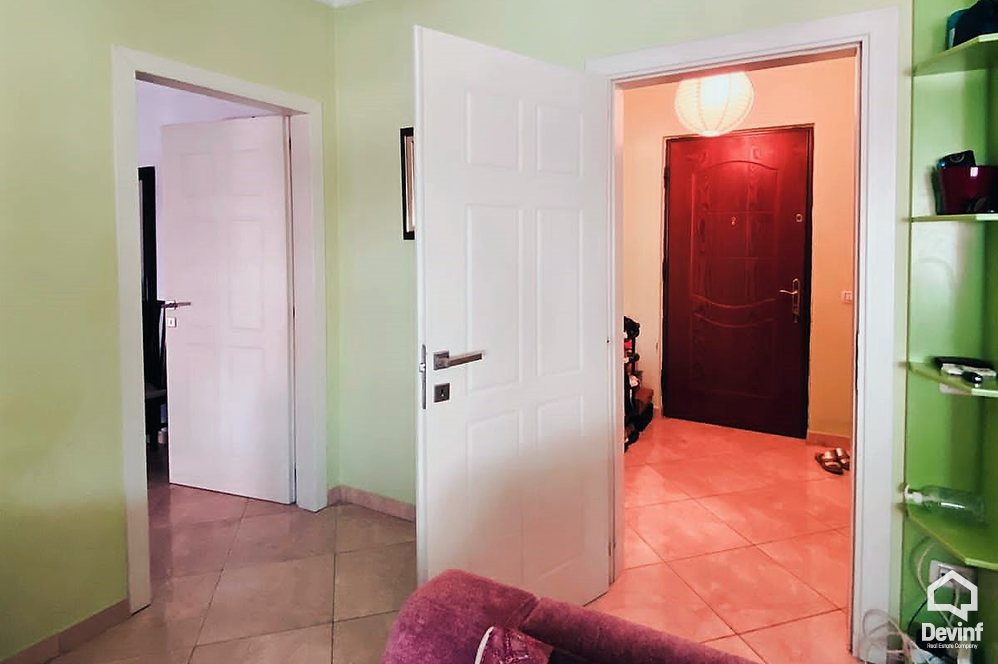 Tirane Shitje Apartament 1+1+A Ne nje kompleks banimi ne zonen e Liqenit te Tiranes apartament