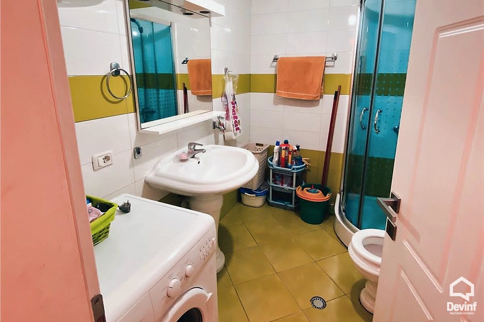 Tirane Shitje Apartament 1+1+A Ne nje kompleks banimi ne zonen e Liqenit te Tiranes apartament