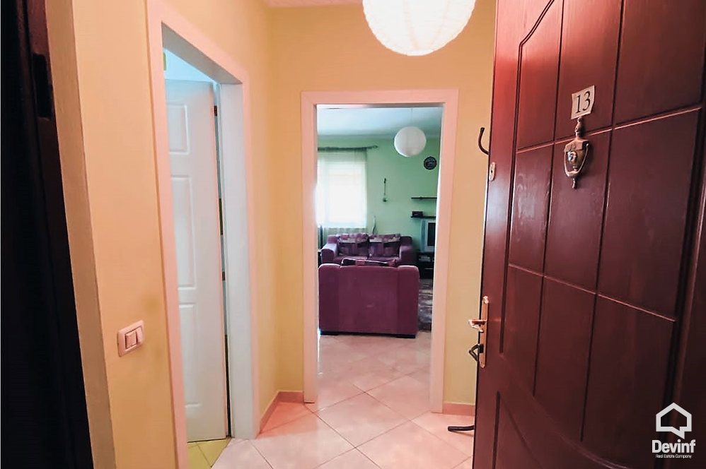 Tirane Shitje Apartament 1+1+A Ne nje kompleks banimi ne zonen e Liqenit te Tiranes apartament