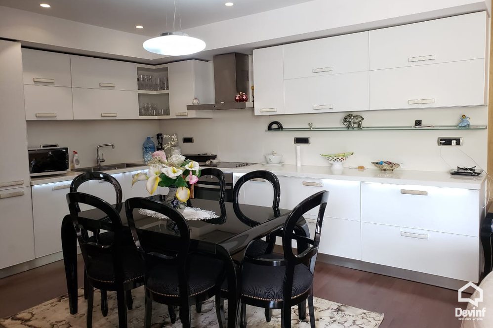 Tirane For Sale Apartment 3+1+A Near Wilson Square Apartment