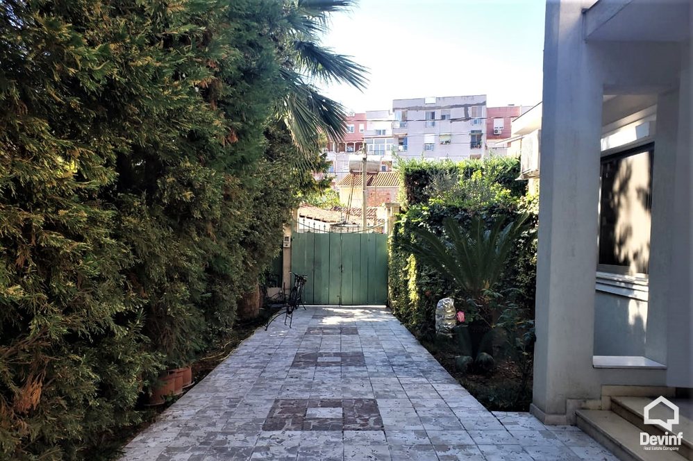 Tirane Qera Vile 4+1+G Vile mbrapa Ambasades se Shteteve te Bashkuara te Amerikes vile