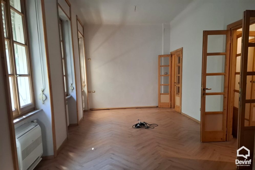 Tirane Qera Zyre 3+1 Zyre ne zonen e Bllokut zyre