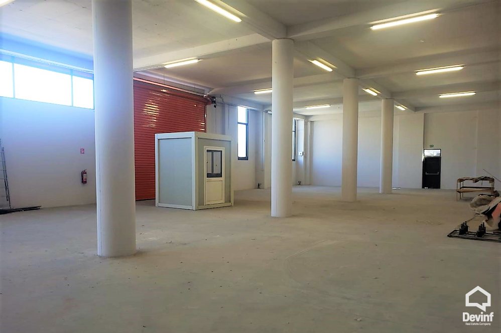 Tirane Qera Magazine  Objekt industrial ne zonen prane Vores magazine prodhim ndertese multifunksionale