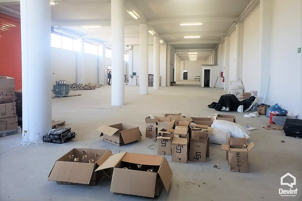 Tirane Qera Magazine  Objekt industrial ne zonen prane Vores magazine prodhim ndertese multifunksionale