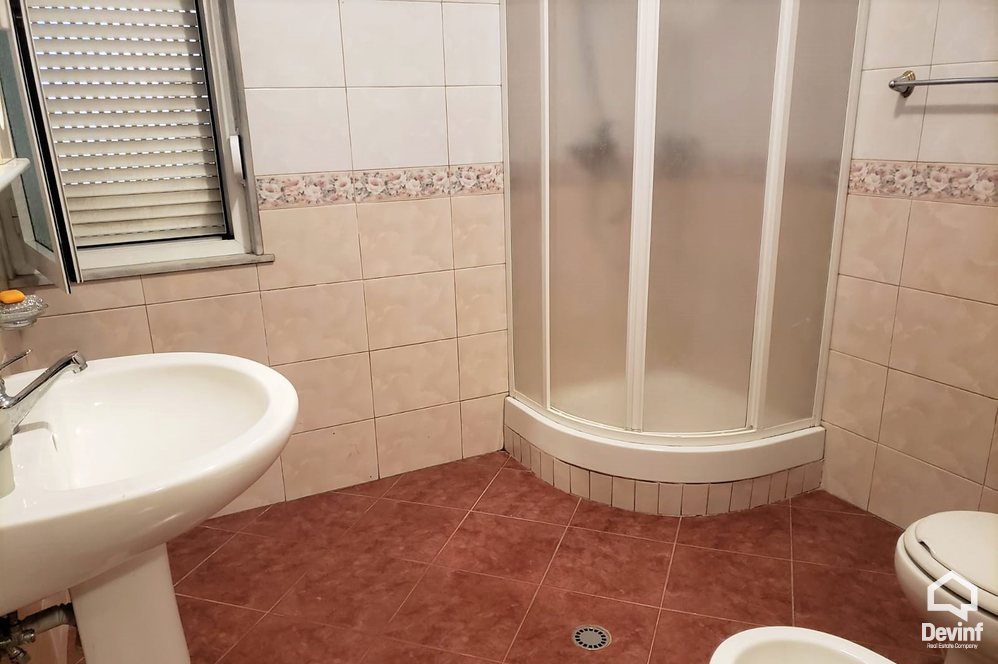Tirane Qera Zyre 1+1+A Zyre ne zonen e Bllokut zyre