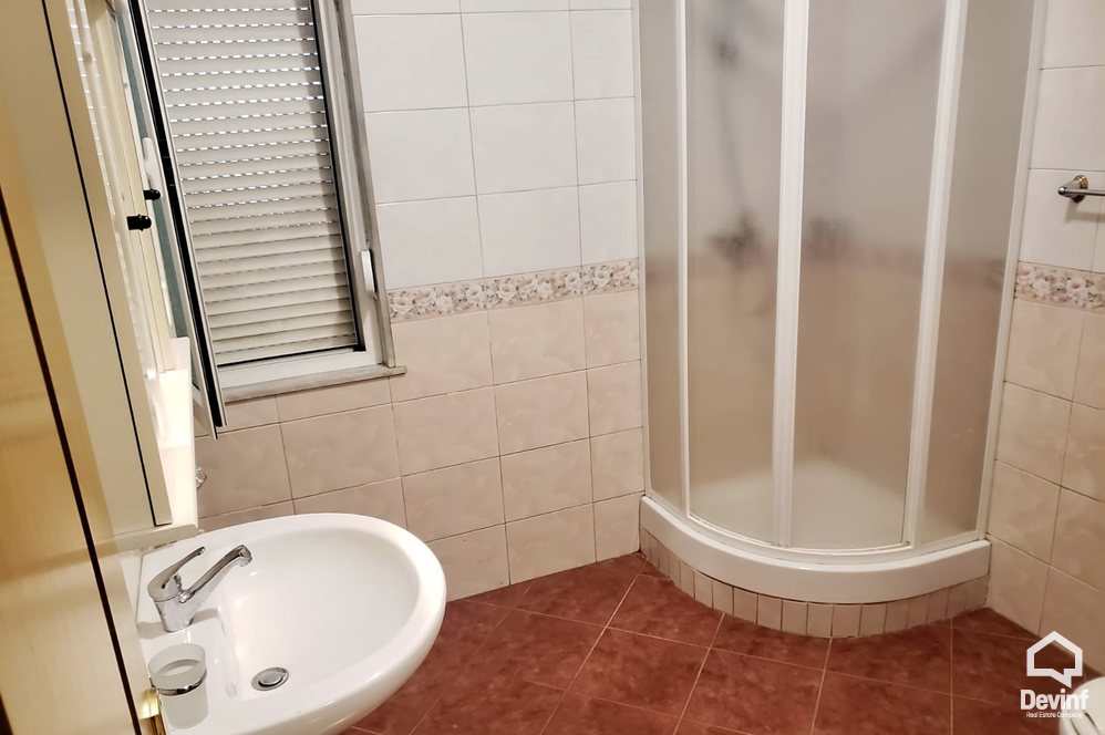 Tirane Qera Zyre 1+1+A Zyre ne zonen e Bllokut zyre
