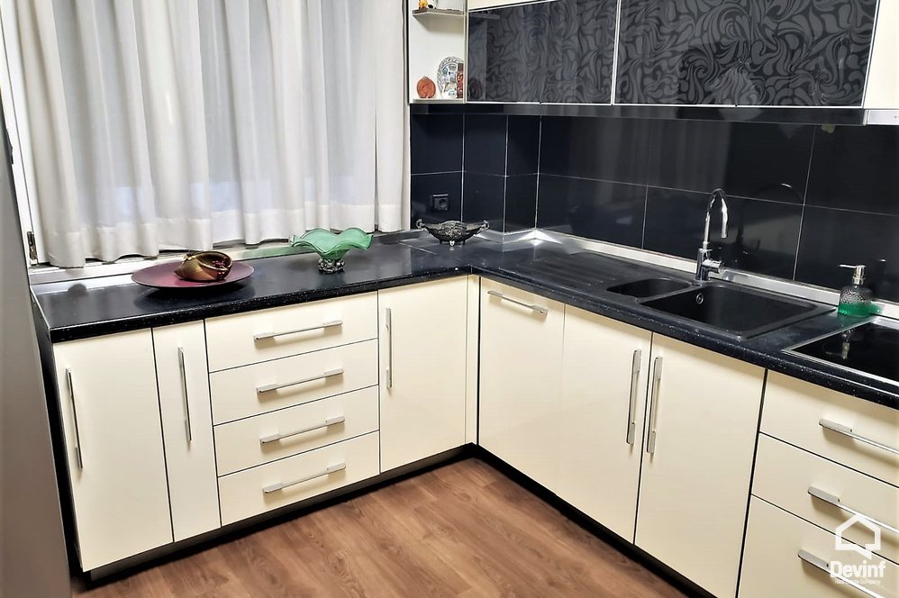 Tirane Qera Apartament 2+1+A Shume prane Parkut te Liqenit te Tiranes apartament