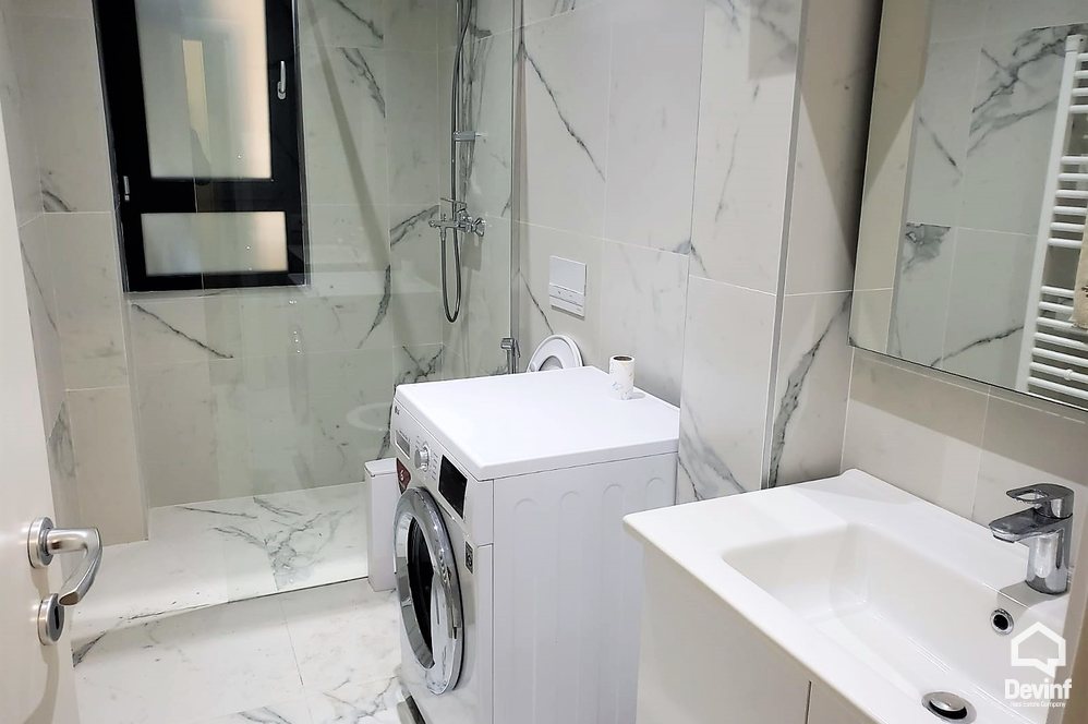 Tirane Qera Apartament 2+1+A Shume prane Parkut te Liqenit te Tiranes apartament