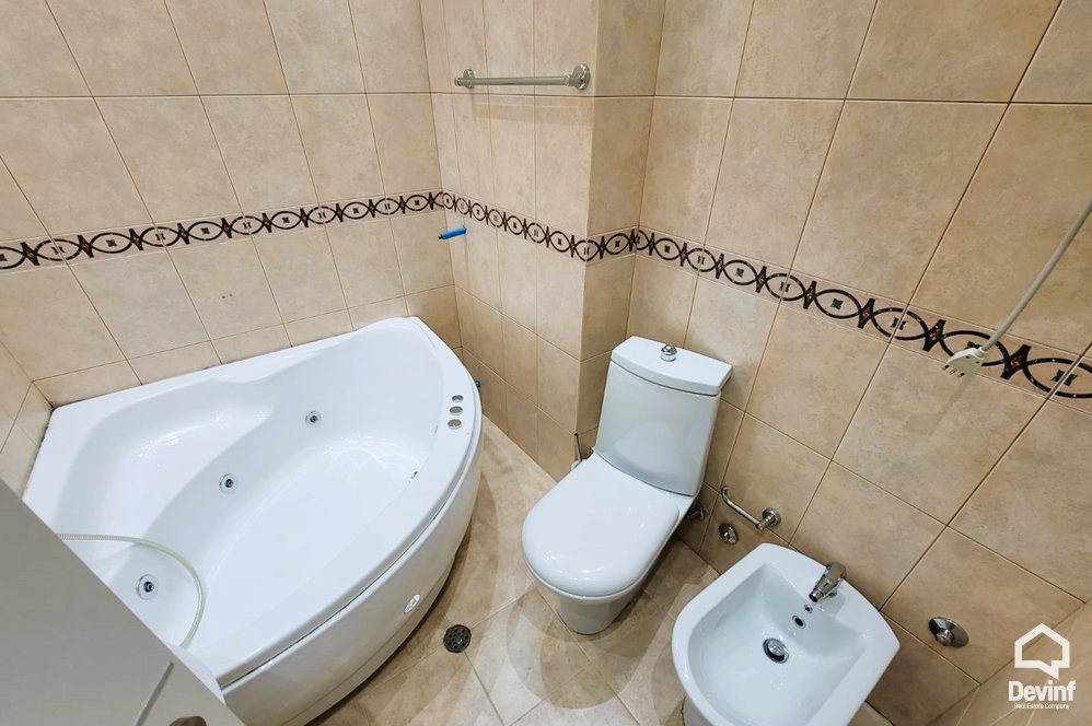 Tirane Qera Apartament 3+1+A Apartament ne zonen e Bllokut apartament