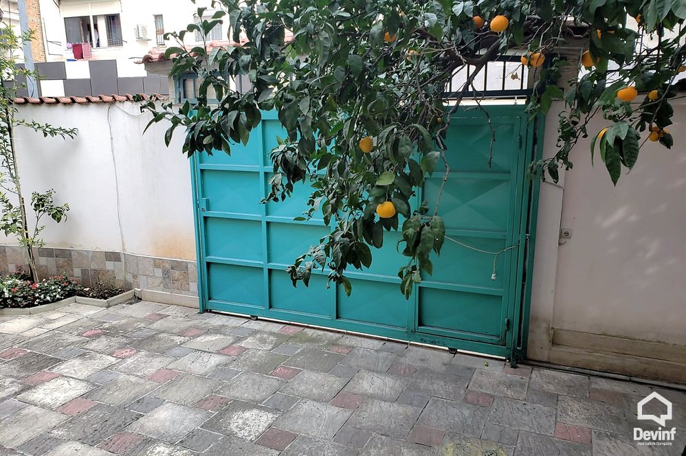 Tirane Qera Vile  Vile prane Sholles se Kuqe zyre vile kopesht femijesh shkolle kursesh