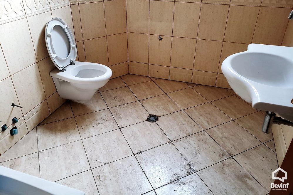 Tirane Qera Vile  Vile prane Sholles se Kuqe zyre vile kopesht femijesh shkolle kursesh