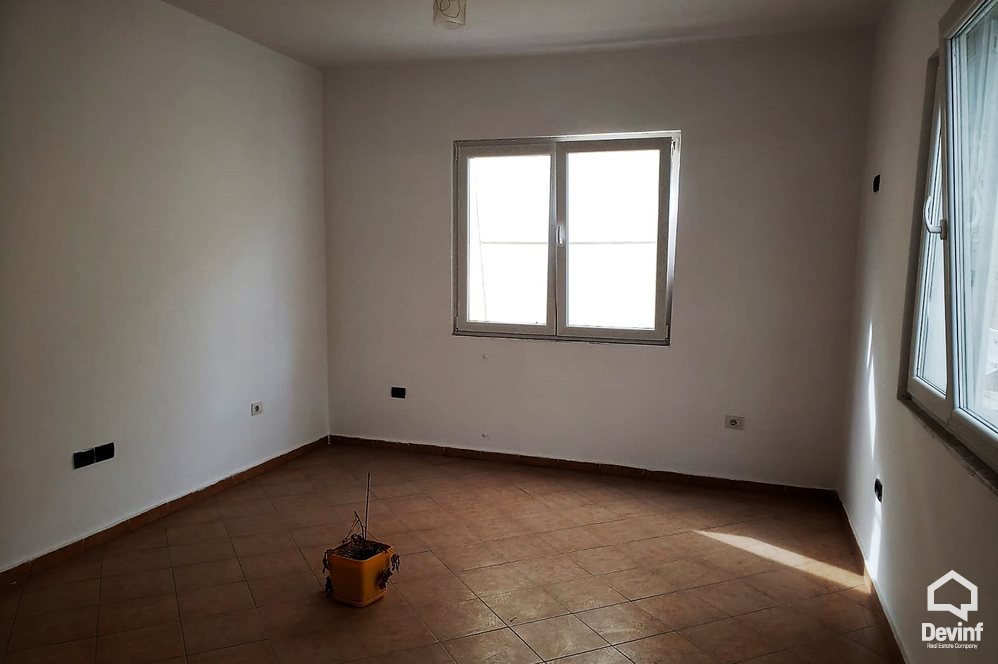 Tirane Qera Vile  Vile prane Sholles se Kuqe zyre vile kopesht femijesh shkolle kursesh