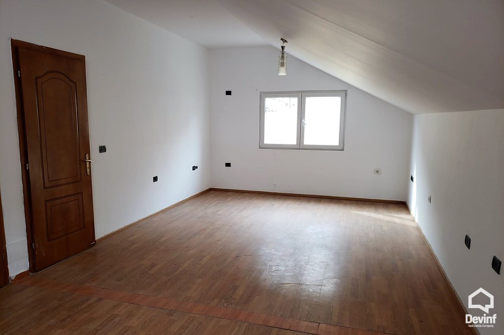 Tirane Qera Vile  Vile prane Sholles se Kuqe zyre vile kopesht femijesh shkolle kursesh