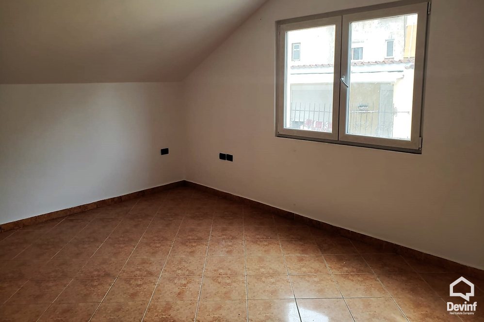 Tirane Qera Vile  Vile prane Sholles se Kuqe zyre vile kopesht femijesh shkolle kursesh