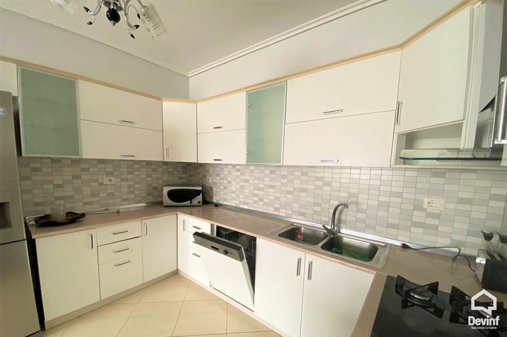 Tirane Qera Apartament 1+1+A Apartament ne Rr. Petro Nini Luarasi apartament