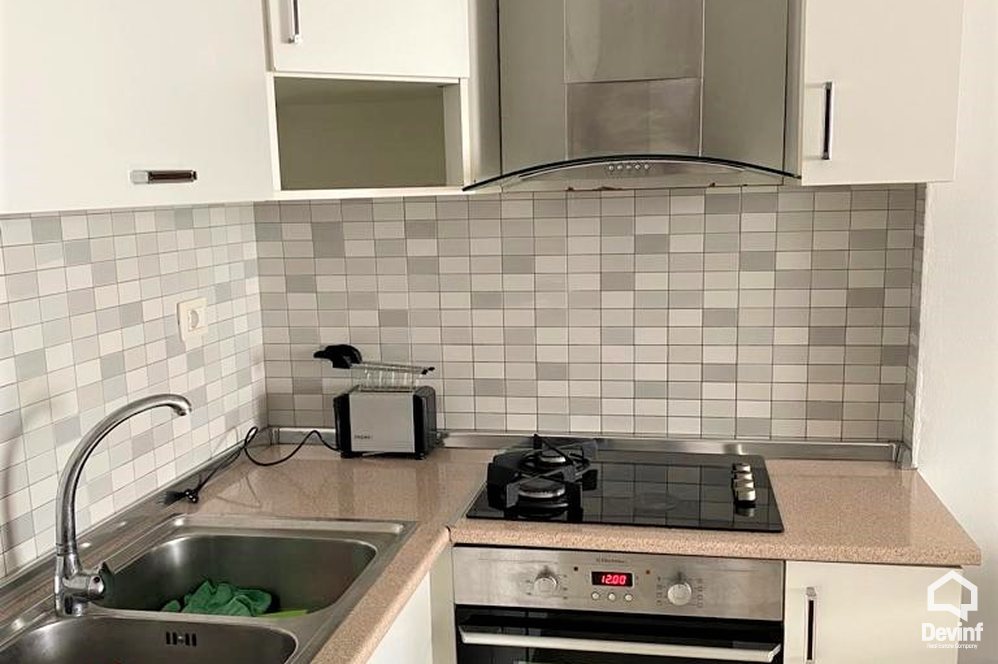 Tirane Qera Apartament 1+1+A Apartament ne Rr. Petro Nini Luarasi apartament