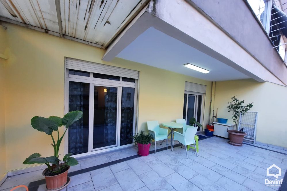 Tirane Qera Apartament 1+1+A Apartament ne zonen e Liqenit te Tiranes apartament