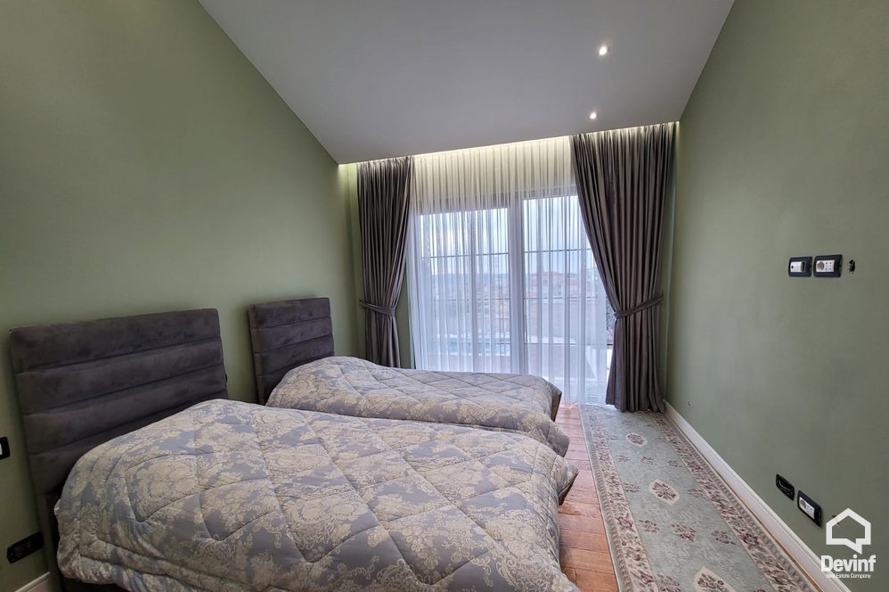 Tirane Shitje Vile  Rruga Panorama e Liqenit, Farke vile