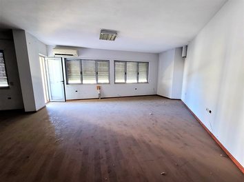 Apartament Shitje Prane Kopshtit Botanik