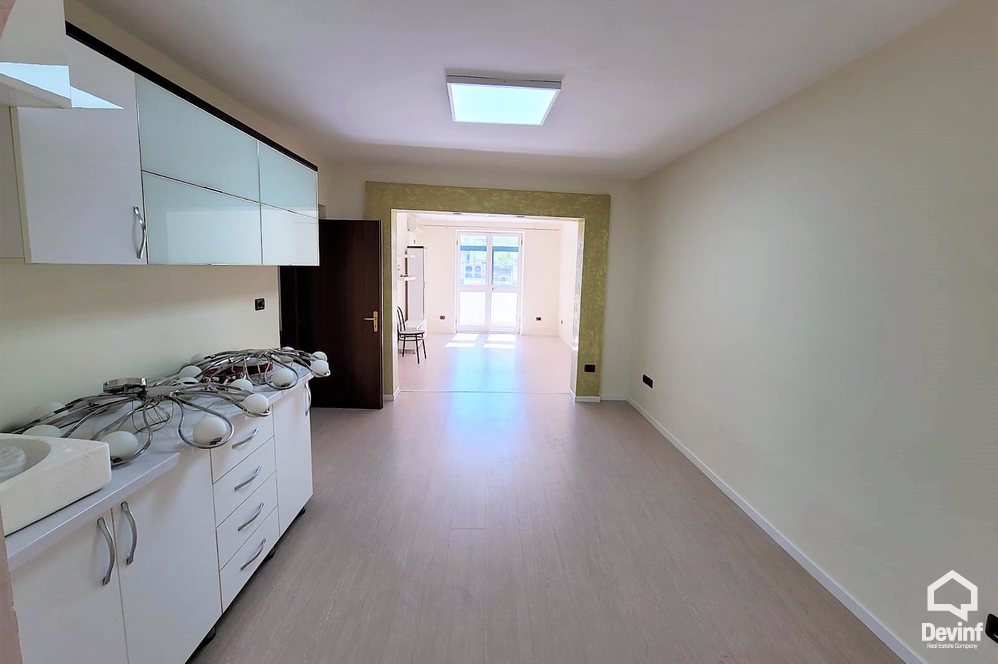 Tirane Qera Apartament 2+1+G Apartament ne Rr. Myslym Shyri apartament zyre