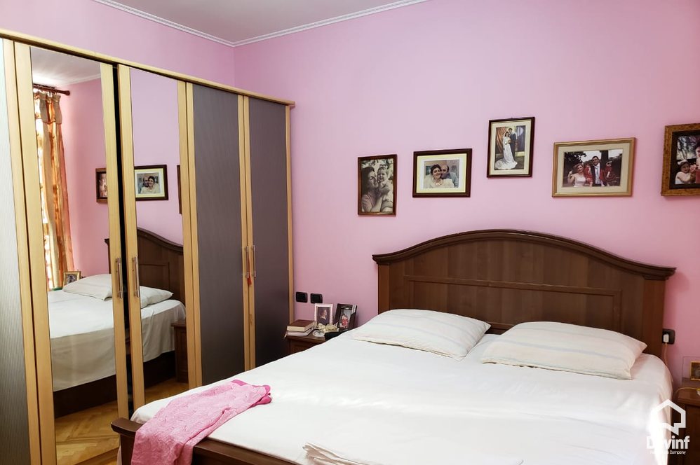 Tirane Shitje Apartament 2+1+A Rruga e Barrikadave, prane 9 katesheve. apartament