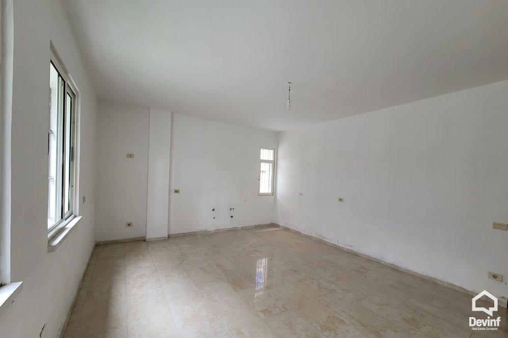 Tirane For Rent Villa Me shume se 4 dhoma House located in a housing neighborhood of Selita, Tirana Office Villa