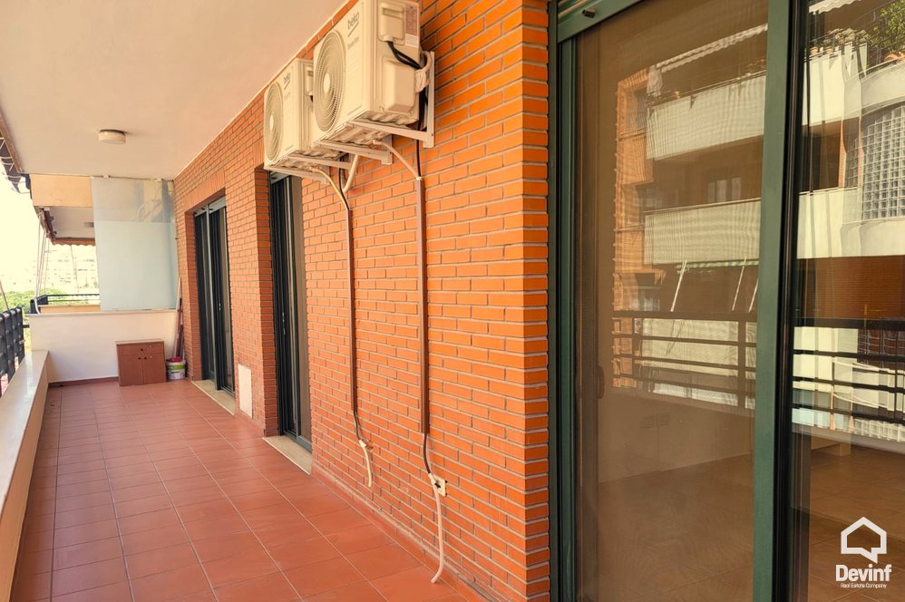 Tirane Qera Apartament 2+1 Zyre ne zonen e Bllokut apartament zyre