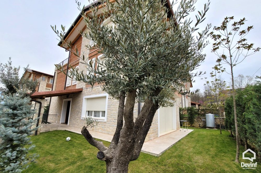 Tirane Qera Vile 4+1+G Ne kompleks vilash prane Qendres Tregtare TEG vile kompleks rezidencial