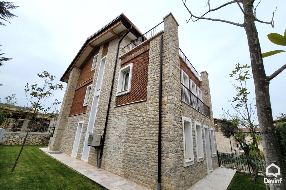 Tirane Qera Vile 4+1+G Ne kompleks vilash prane Qendres Tregtare TEG vile kompleks rezidencial