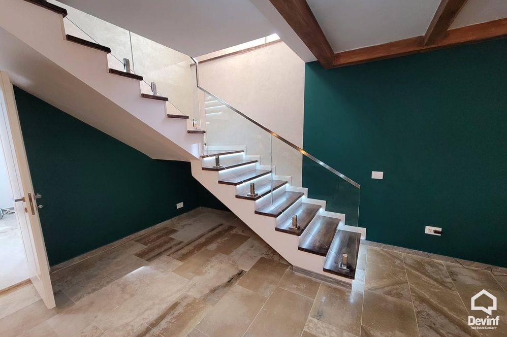 Tirane Qera Vile 4+1+G Ne kompleks vilash prane Qendres Tregtare TEG vile kompleks rezidencial