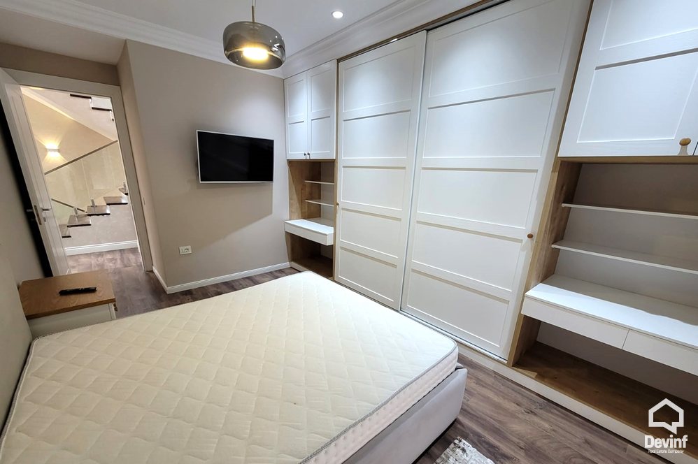 Tirane Qera Vile 4+1+G Ne kompleks vilash prane Qendres Tregtare TEG vile kompleks rezidencial
