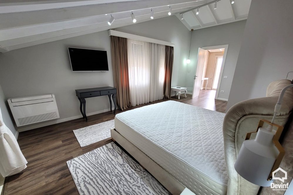 Tirane Qera Vile 4+1+G Ne kompleks vilash prane Qendres Tregtare TEG vile kompleks rezidencial