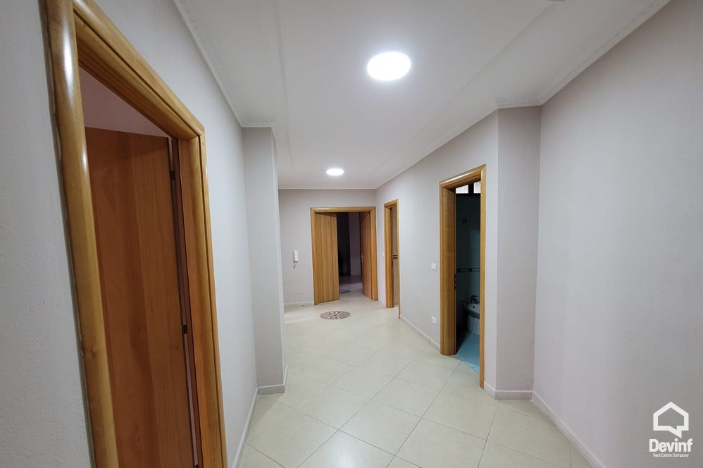 Tirane For Rent Office 3+1 Office in the center of Tirana, 2 minutes far from Scanderbeg Square Office klinike dentare qender masazhi Noter zyre avokati