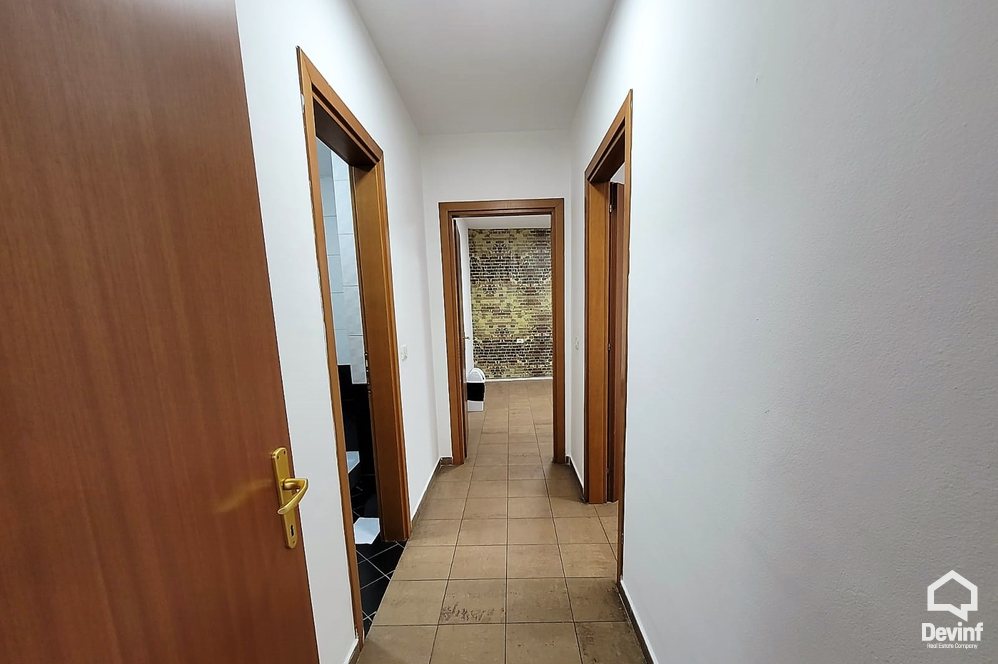Tirane Qera Zyre 2+1+A Rruga e Barrikadave, prane Qendres apartament