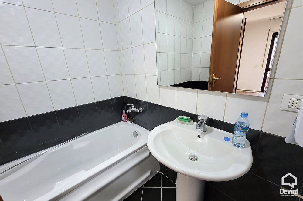 Tirane Qera Zyre 2+1+A Rruga e Barrikadave, prane Qendres apartament