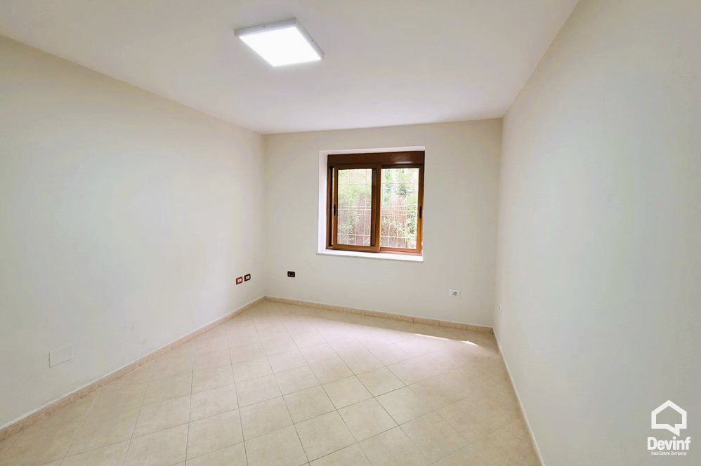 Tirane Qera Zyre 2+1 Zyre prane Piramides, ne qender te Tiranes apartament zyre spa klinike dentare qender estetike