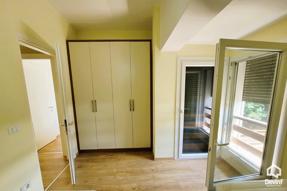 Tirane Qera Apartament 2+1+A Apartament ne kompleks residencial prane Qendres Tregtare TEG apartament kompleks rezidencial